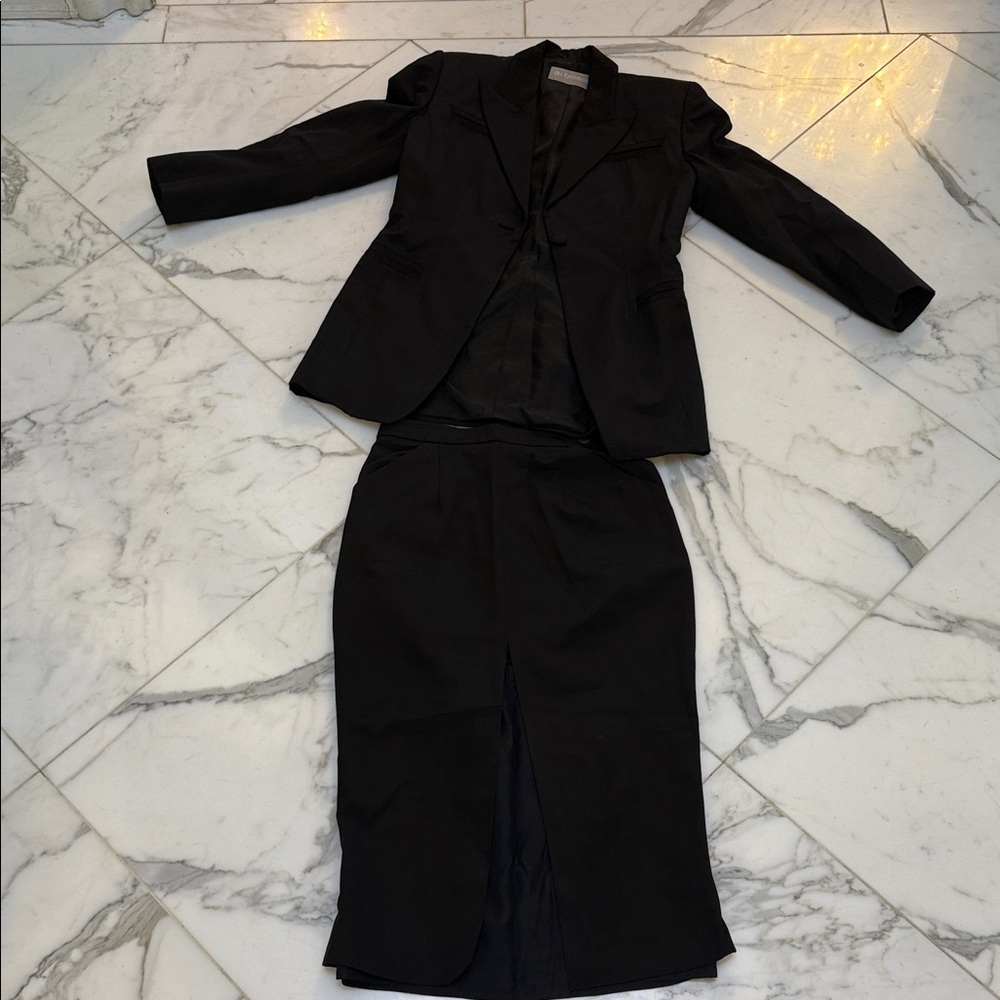 Chic Black Skirt with Front Slit Sz 8